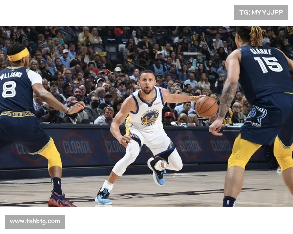 恭喜特雷杨达成生涯12000分4500助攻历史里程碑突破 恭喜特雷杨达成生涯12000分4500助攻历史里程碑突破